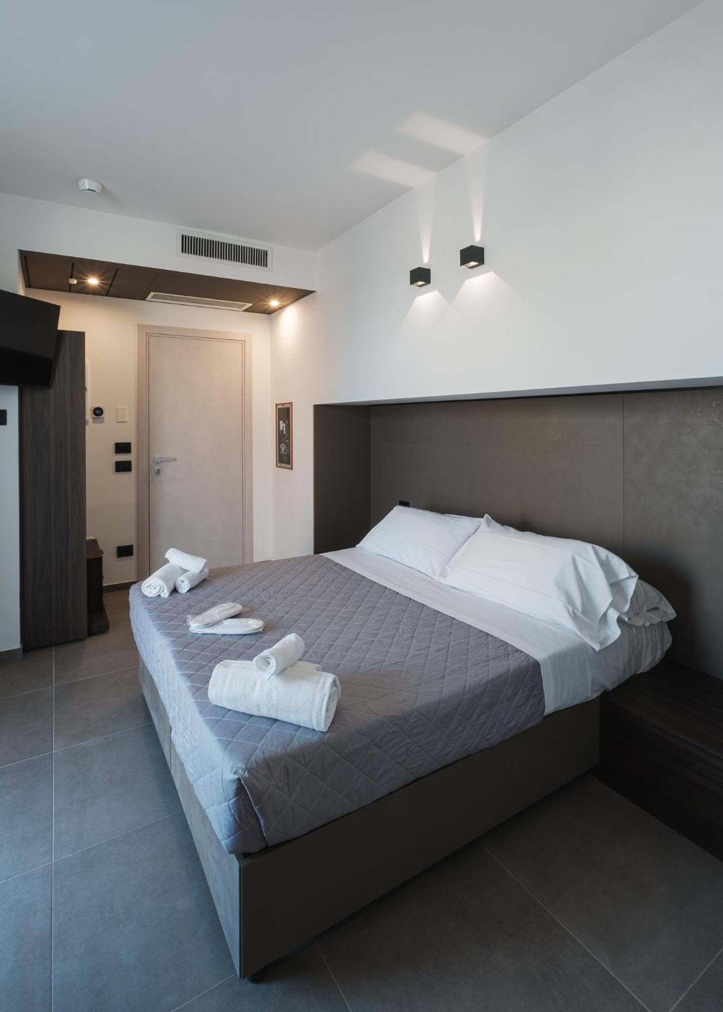 Residence Goldoni6 Suite Apartment ริมินี ภายนอก รูปภาพ