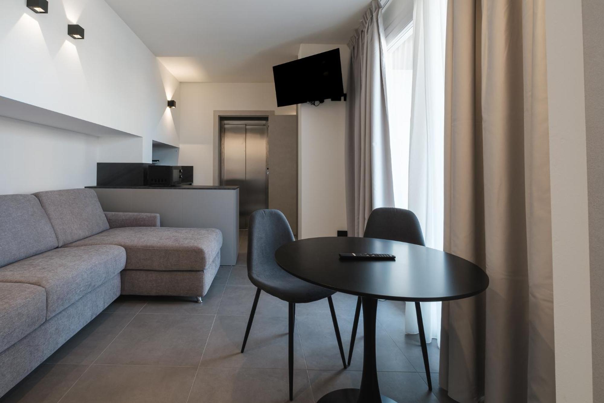 Residence Goldoni6 Suite Apartment ริมินี ภายนอก รูปภาพ