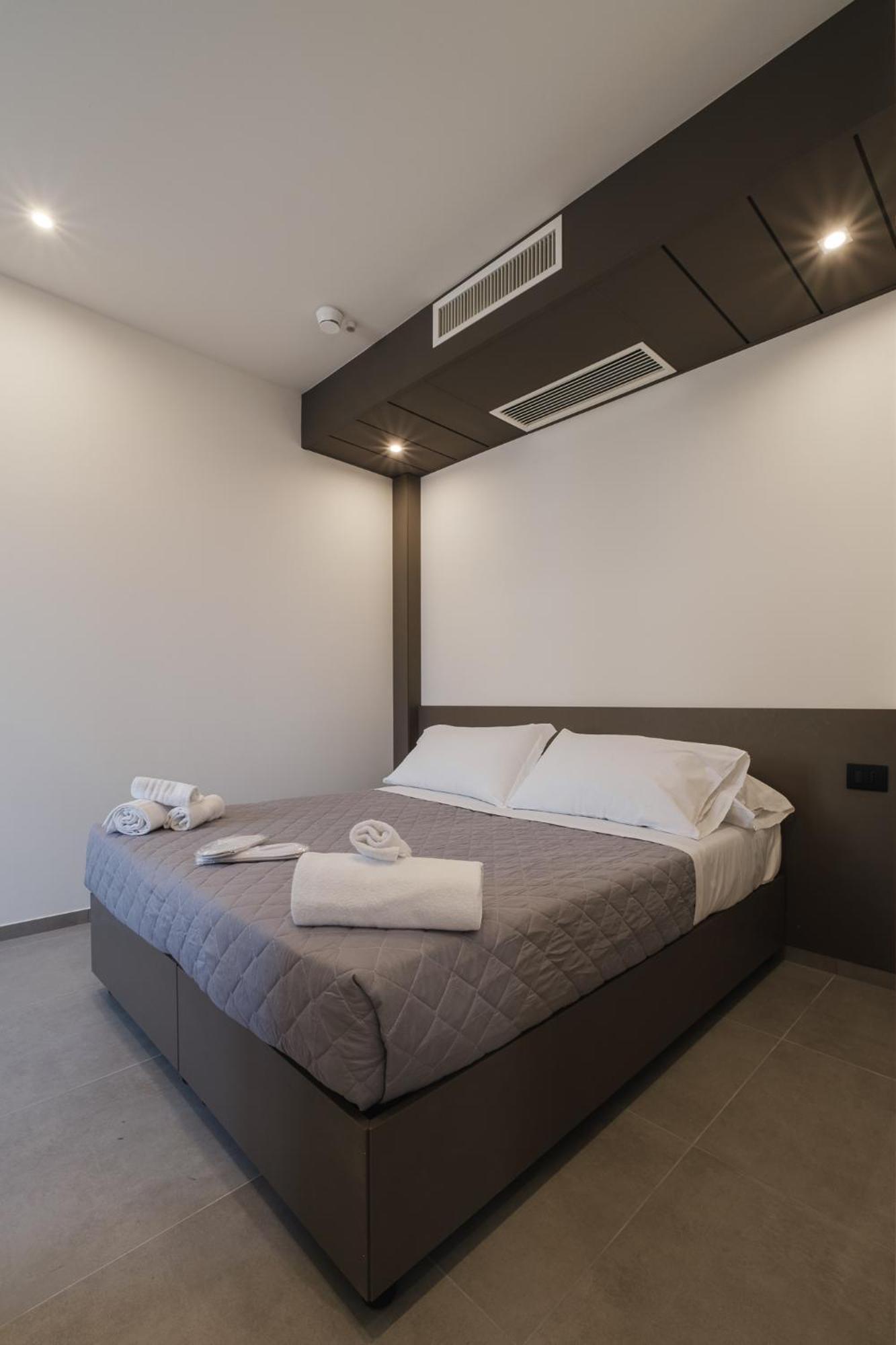 Residence Goldoni6 Suite Apartment ริมินี ภายนอก รูปภาพ