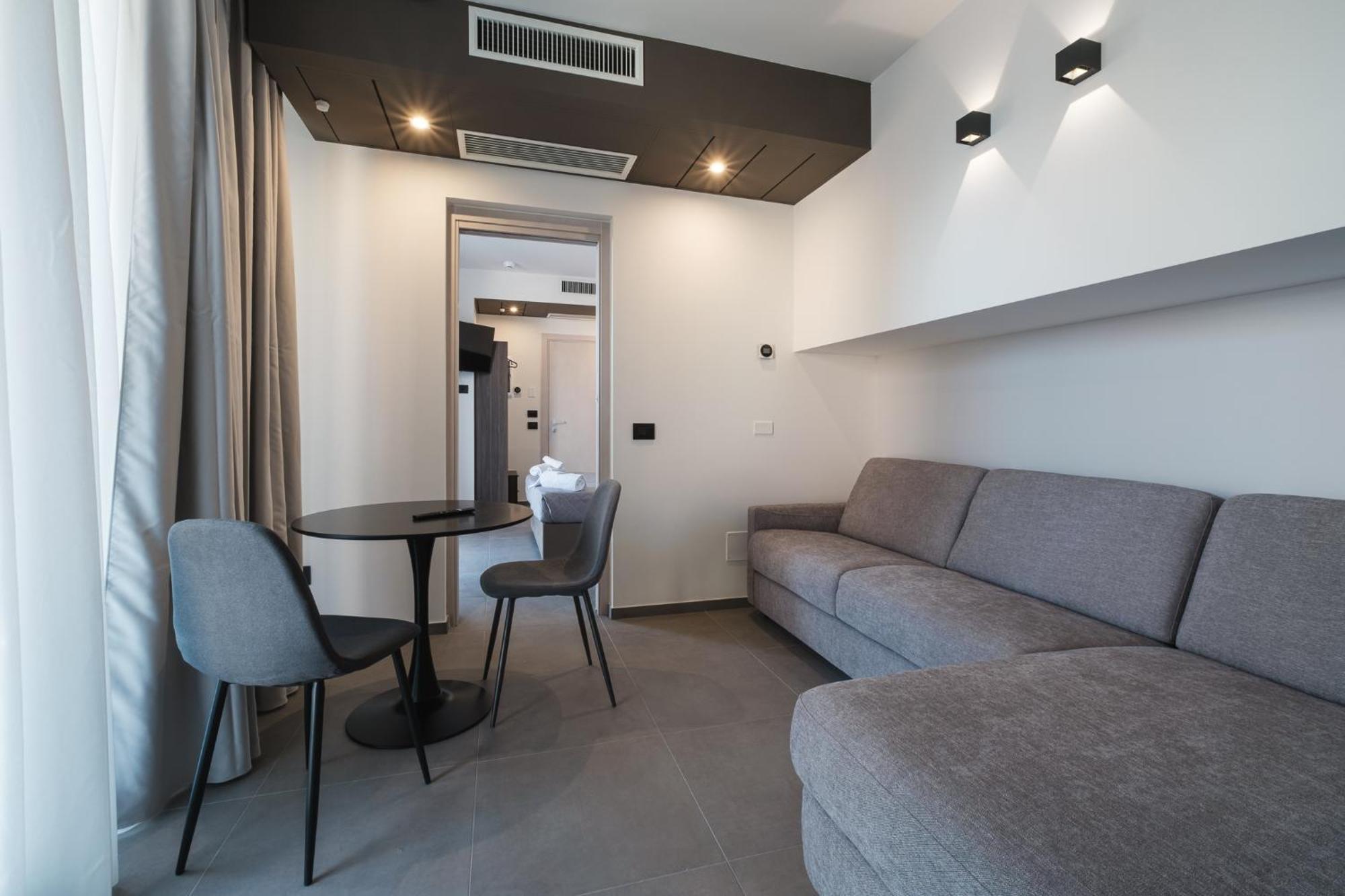 Residence Goldoni6 Suite Apartment ริมินี ภายนอก รูปภาพ