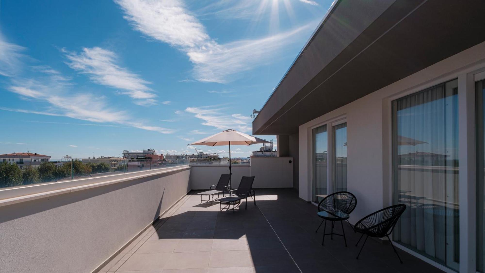 Residence Goldoni6 Suite Apartment ริมินี ภายนอก รูปภาพ